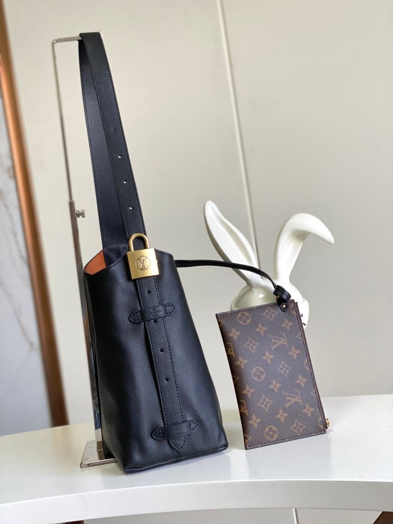 Louis Vuitton Hobo Bags